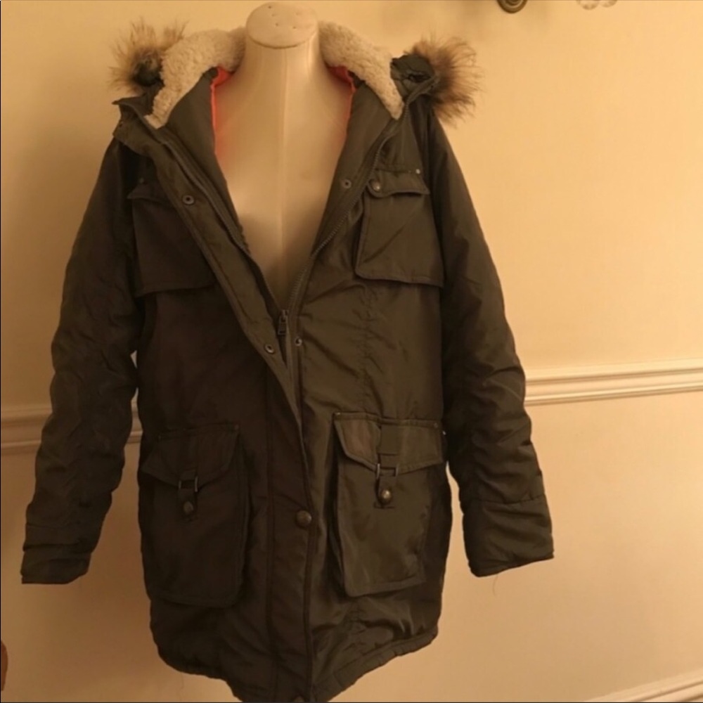 👍sold👍👍Super warm faux fur hoodie army coat - Picture 3 of 7